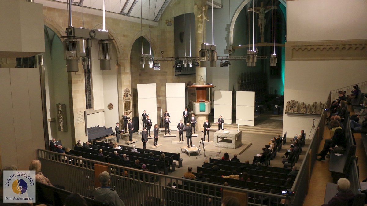 Chor_Gesang's tweet photo. Seit 2015 geht das 20-köpfige A-cappella-Männerensemble #SonatVox unter der Leitung von #JustusMerkel eigene Wege. Eine Besonderheit des Chores ist seine Besetzung aus Tenören, Bässen und – als Klangkrone – aus Altus-Stimmen. https://t.co/f8VbaqZE4U