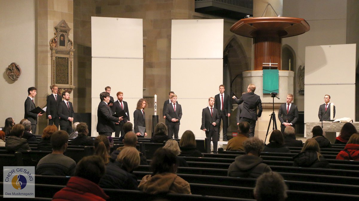 Chor_Gesang's tweet photo. Seit 2015 geht das 20-köpfige A-cappella-Männerensemble #SonatVox unter der Leitung von #JustusMerkel eigene Wege. Eine Besonderheit des Chores ist seine Besetzung aus Tenören, Bässen und – als Klangkrone – aus Altus-Stimmen. https://t.co/f8VbaqZE4U