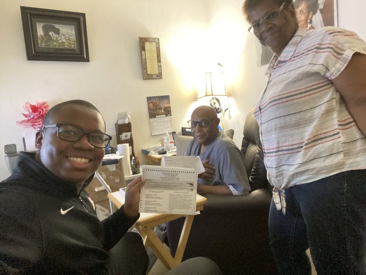 XaiverWilliams_'s tweet photo. I count it a blessing to have been able to vote with my grandparents! Our vote maters! Your vote matters! Together we can bring change #07Fall20 #EDUC300 https://t.co/ZNOjwzSSD1