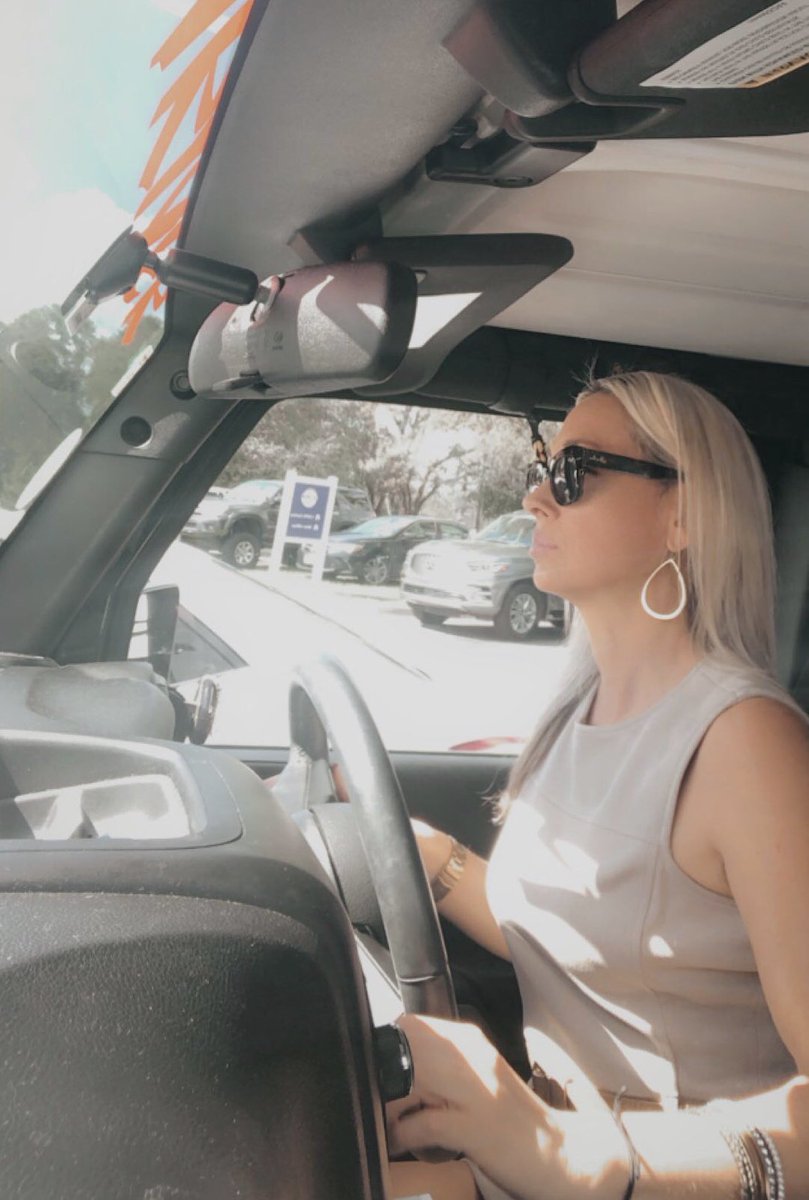 Yes .....Bougie girls drive Jeeps!