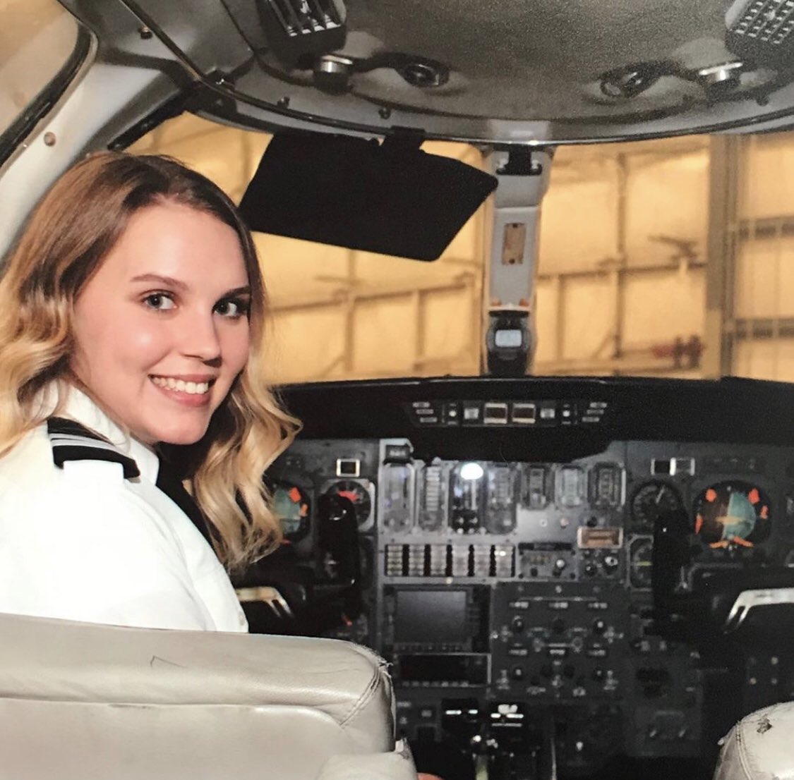 saskmade75's tweet photo. Who would have thought 16 years after taking this photo of you @Taylorenz on a family vacation, this would be your career path. Congratulations on becoming a licensed commercial pilot with a diploma in Commercial Aviation. #ProudDad #womeninaviation https://t.co/WYmHeLlPSJ