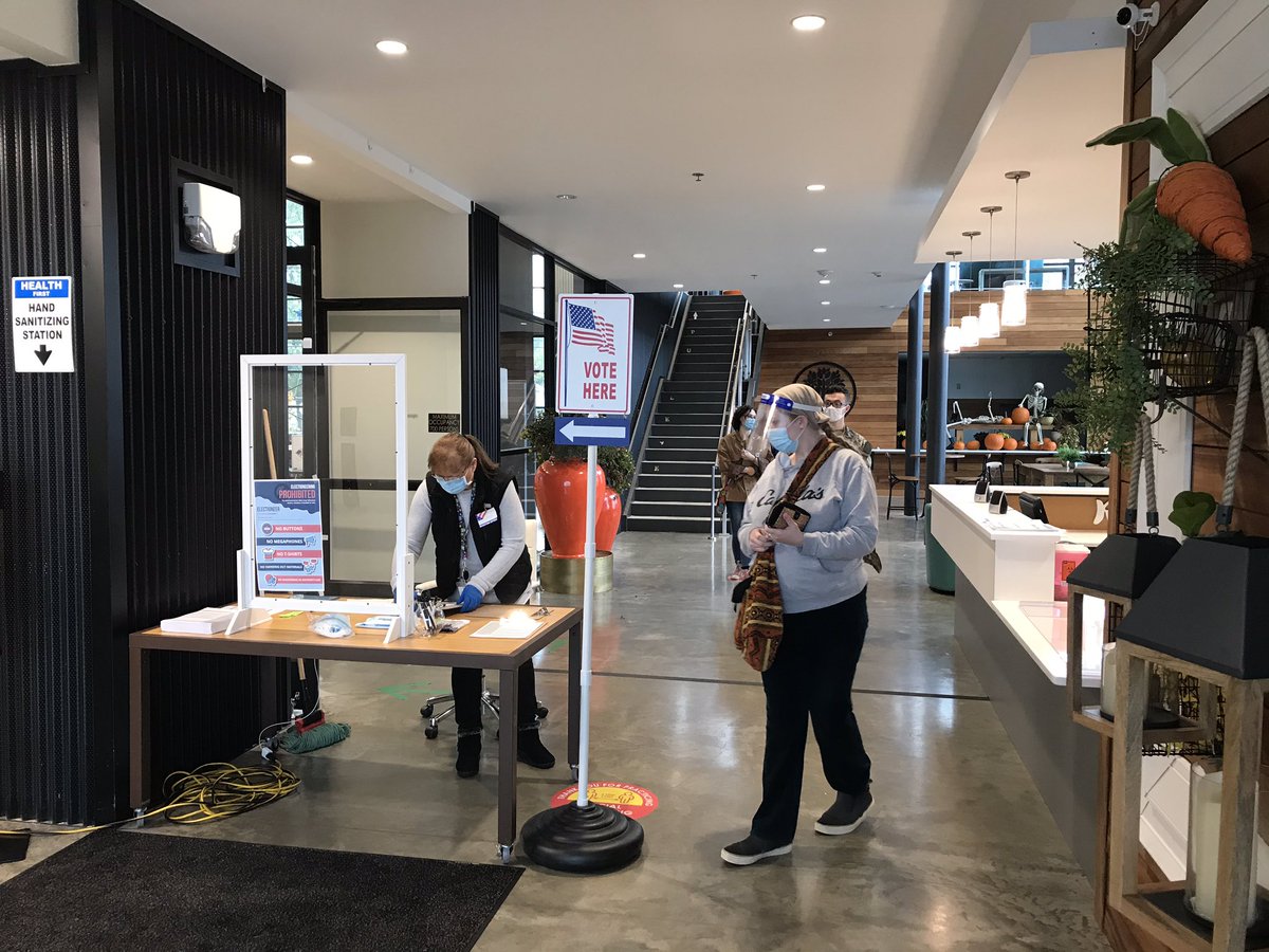 macalus's tweet photo. At Kitsap County’s three polling places, about 800 came through on both Saturday and Monday to register, get a new ballot, change their address or vote in-person, according to election officials. https://t.co/6m4QVVmswK