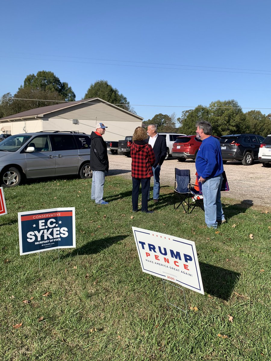WhatleyNC's tweet photo. Awesome to talk with voters and volunteers in Rowan County! The Republican base is turning out strong across NC today! #NCGOP #4MoreYears #ncpol https://t.co/aHx84el7Ni