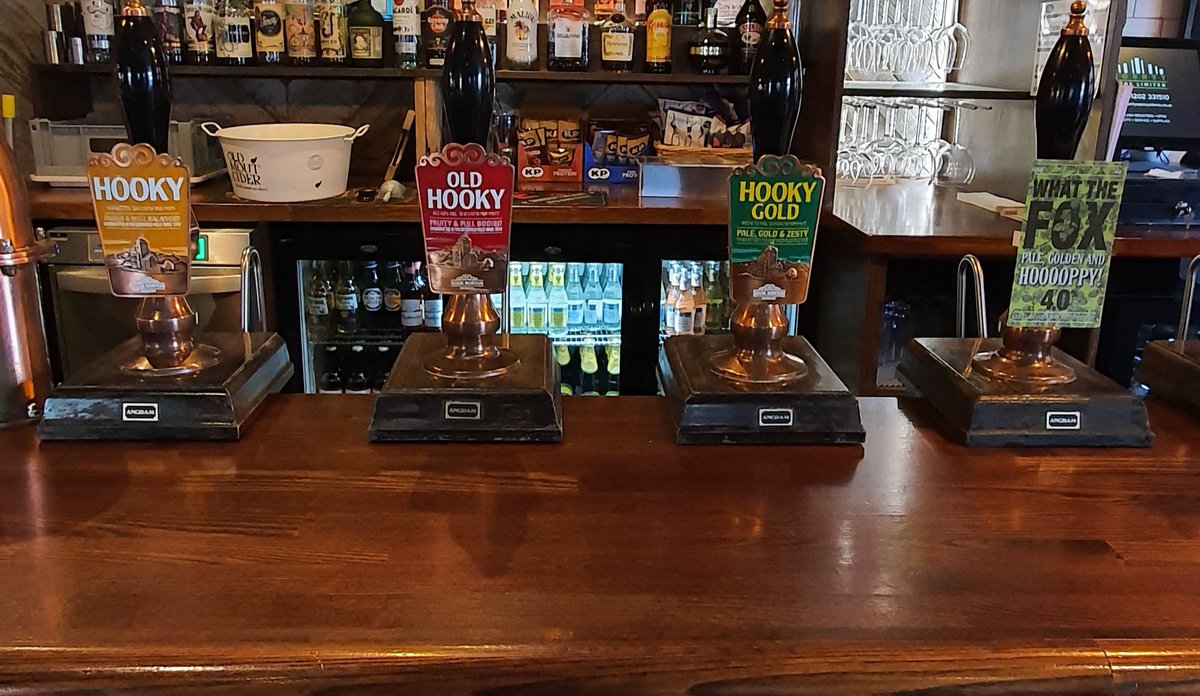 CastleTavernOX1's tweet photo. All cask ale is £2.50 for the next 2 days! When its gone its gone.. come drink up before its too late #Ale #Oxford #Local #Beer #Drink https://t.co/QjwKMWulmW