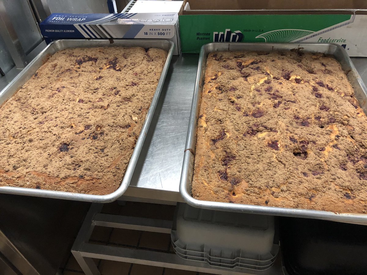 Before and After shots of my Chocolate Raspberry Coffee Cake for CMS students😋🍫🤘🏼 <a href="/dc_dept/">DC Food Dept</a> @cms_grizzlies <a href="/Super_DCRSD/">Steven Lamarche</a>