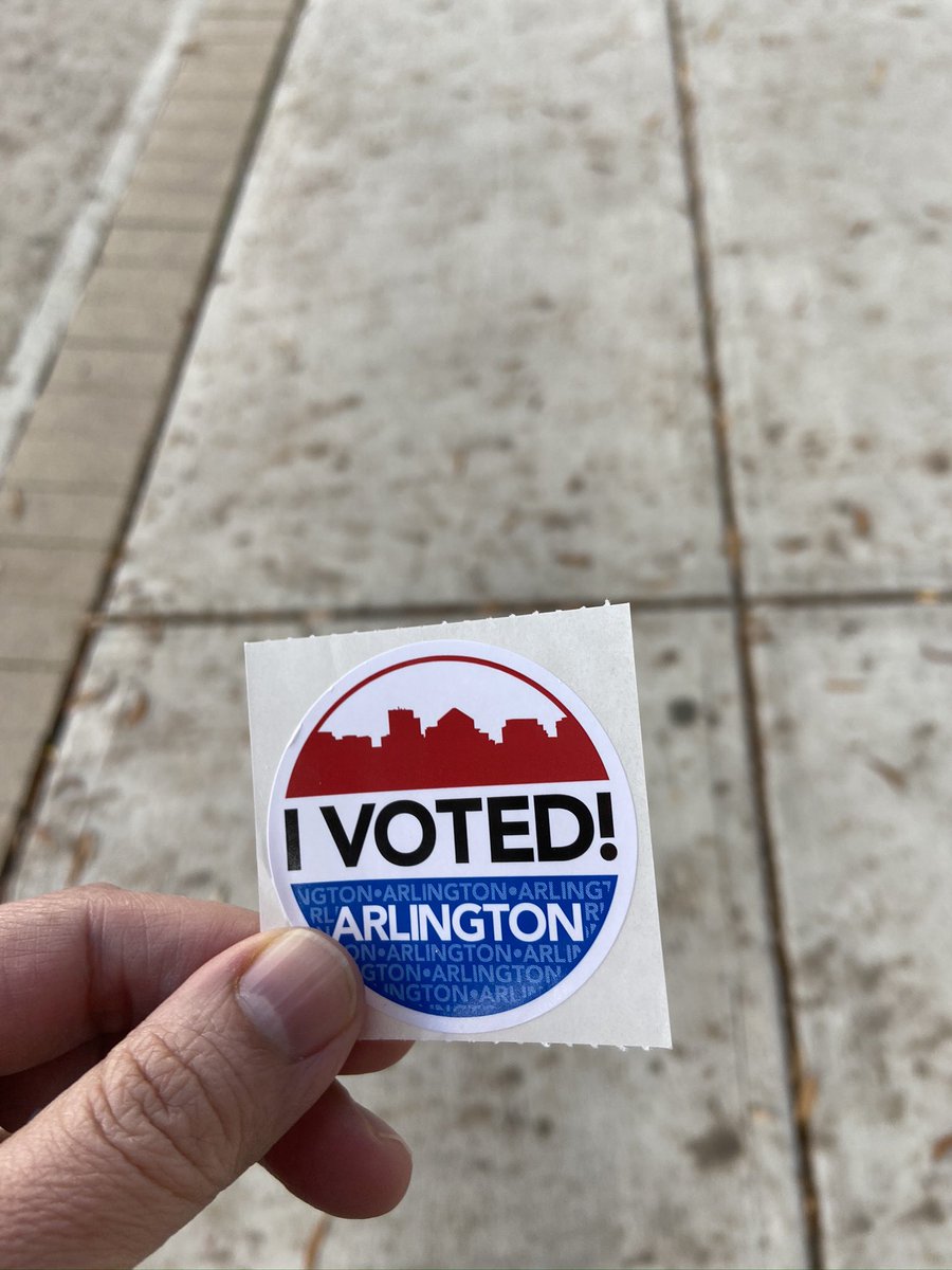 Today I #voted. This is my first vote in a #PresidentialElection after 17 years of living in the #USA . #Immigrants go and vote. You are as #Americans as anyone born here. #letyourvoicebeheard #voté   #Elecciones2020 #votolatino2020