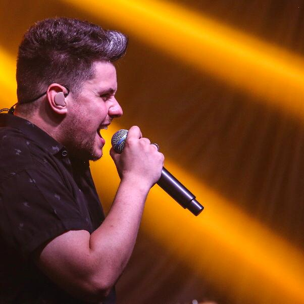 GabrielBorgesSC's tweet photo. Mas pensa na saudade que eu tô de cantar pra vcs! 🖤💭 https://t.co/eeH8T8Y5hh