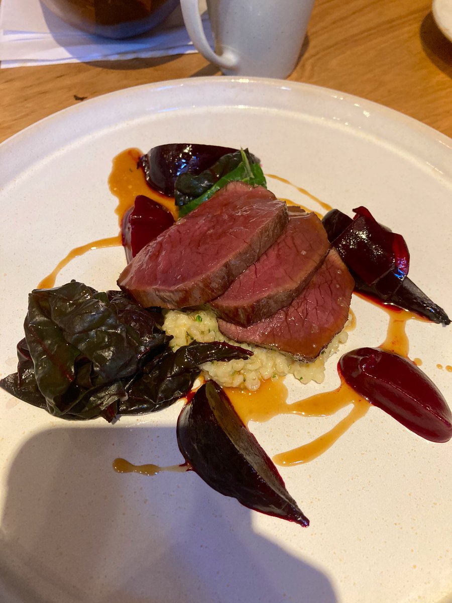 LaurasBakery's tweet image. Absolutely outstanding lunch @TheBarnMH @Maldoddy89 (Blake on her 2nd course of wotsits there 🤣) Getting this in while I can, it was the plan for my ten days off anyway! (starting Saturday)! 🙈😭 Really lovely to see you too @MarkDBirchall 😌😌 #favechef