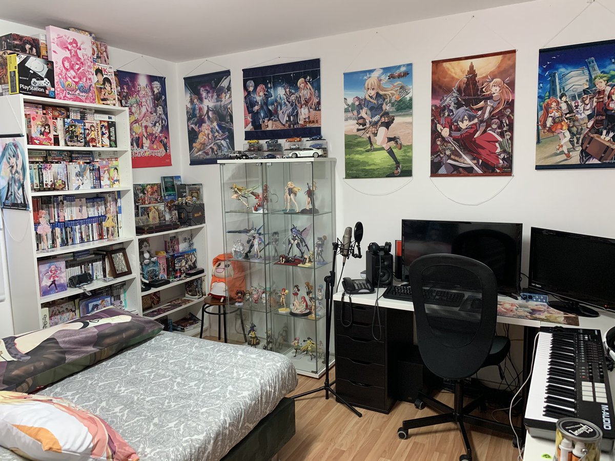 MaxTheEcchitaku's tweet photo. Found this nice sen2/CS2 wallscroll of Alisa playing Lacrosse on a JP store for a decent price so why not xD Now my room is even more filled with Alisas lol :3 #TrailsofColdSteel #TrailsOfColdSteelIV #ToCS3 #ToCS2 https://t.co/359QGWVc3s