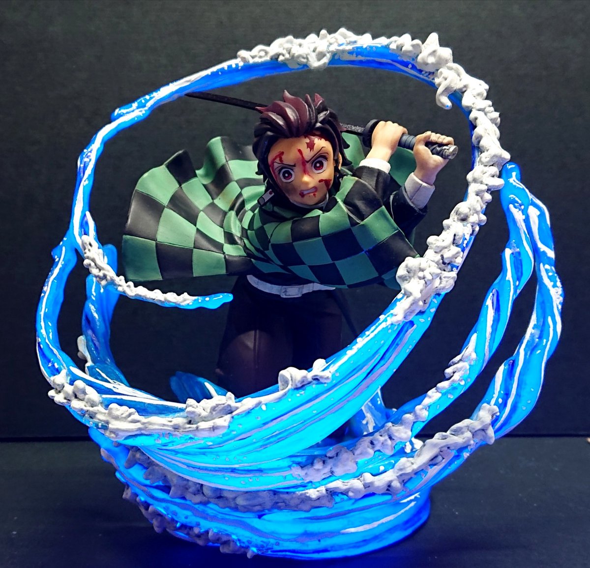 鬼滅の刃 竈門炭治郎 水の呼吸 陸の型 ねじれ渦 流流 フィギュアの