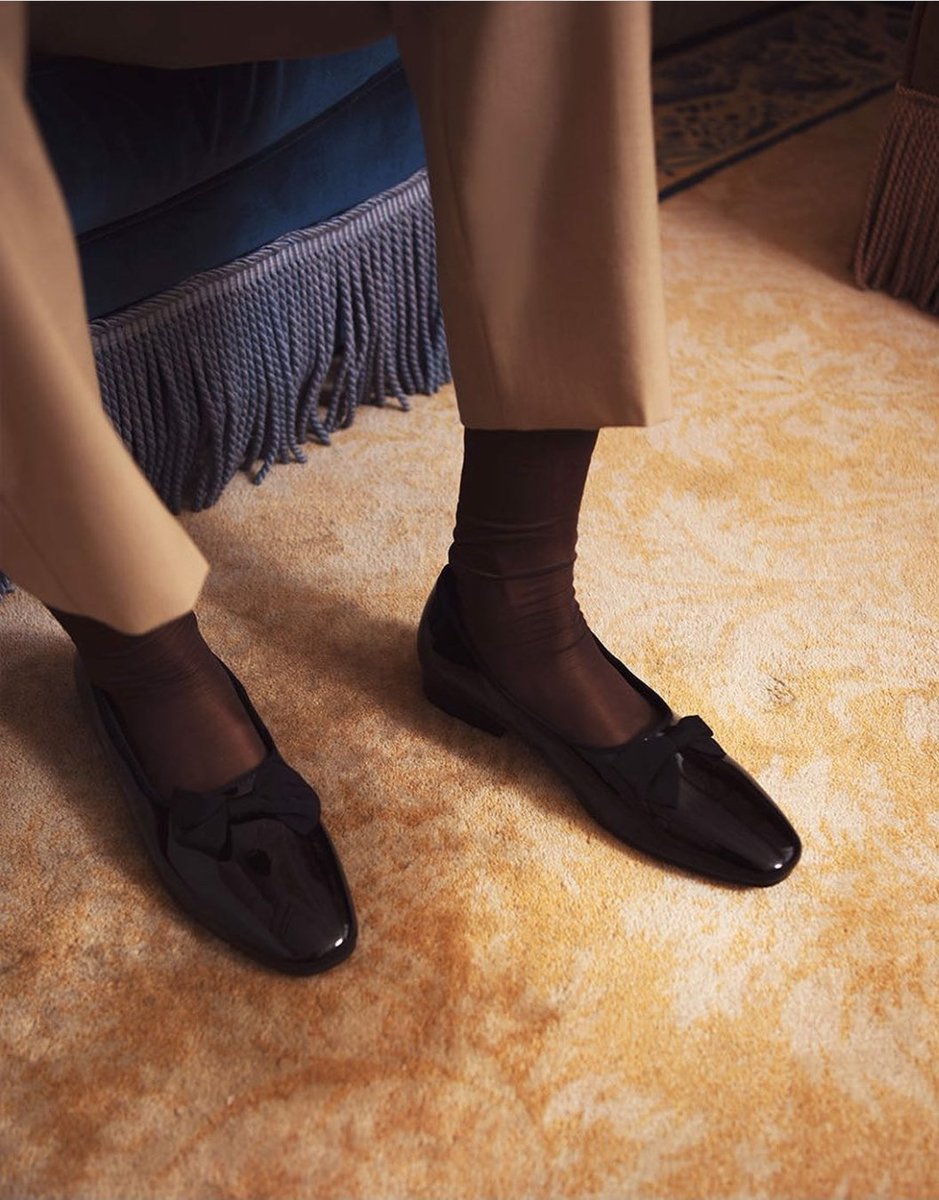FernandoTigani's tweet photo. I love it

#sheersocks #otcsocks #ultrasheersocks #mocassimdeborlas #calcetinesejecutivo #transparentsocks #blackshoes #crystalsocks #worksocks #фатиновыеноски #sockgame #tutusocks #shoes #metrosocks #tasselloafers #loafers #embellishedsocks #goldtoe #meshsocks #ejecutivos https://t.co/JSfhcqBNZW