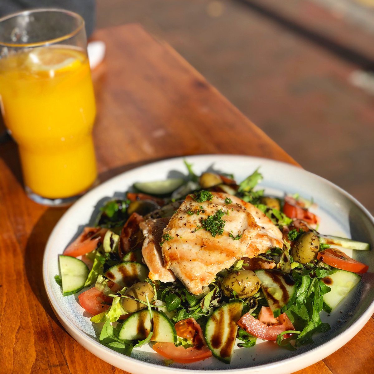 TheBedfordTW's tweet photo. 2 Days to enjoy lunch at the pub😉
.
#bedfordtw #tunbridgewells #highstreet #twpub #supportpubsafe #publunch #twfood #eatlocal #eattw #supportthehighstreet #tunbridgewellspub #tunbridgewellsfood #supportlocal https://t.co/PAXUhpy2Ji