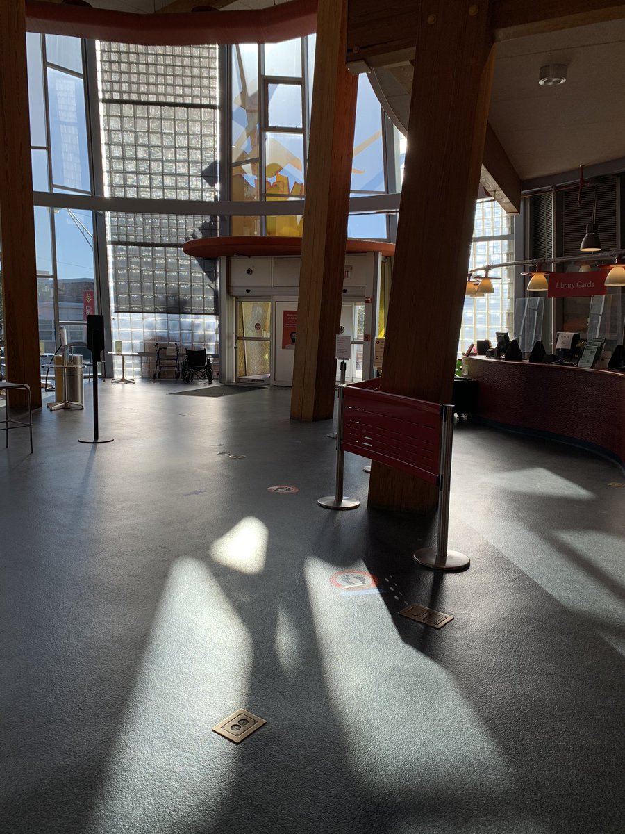 Daniel Boone Library poll lines at 7:30 a.m. versus 9 a.m. <a href="/CoMissourian/">Columbia Missourian</a> #2020vote