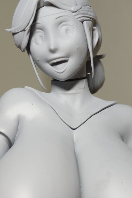 オリジナルおばさんフィギュアを出力したもので、余剰パーツや出力に失敗したものをデボロドポロ氏(@deborodoboro)から頂いてきたよ。モデリングは@GeneralButa
氏 