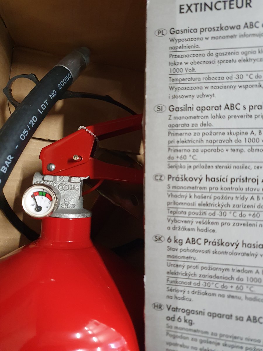 colmb's tweet photo. @lidl_ireland bought extinguisher special this week, has no gas in it, prudentially lethal flaw. Keith in Drumcondra refusing exchange or refund without a receipt. Where else could I have bought this?! Have you had others like this? https://t.co/xoKCy99njD