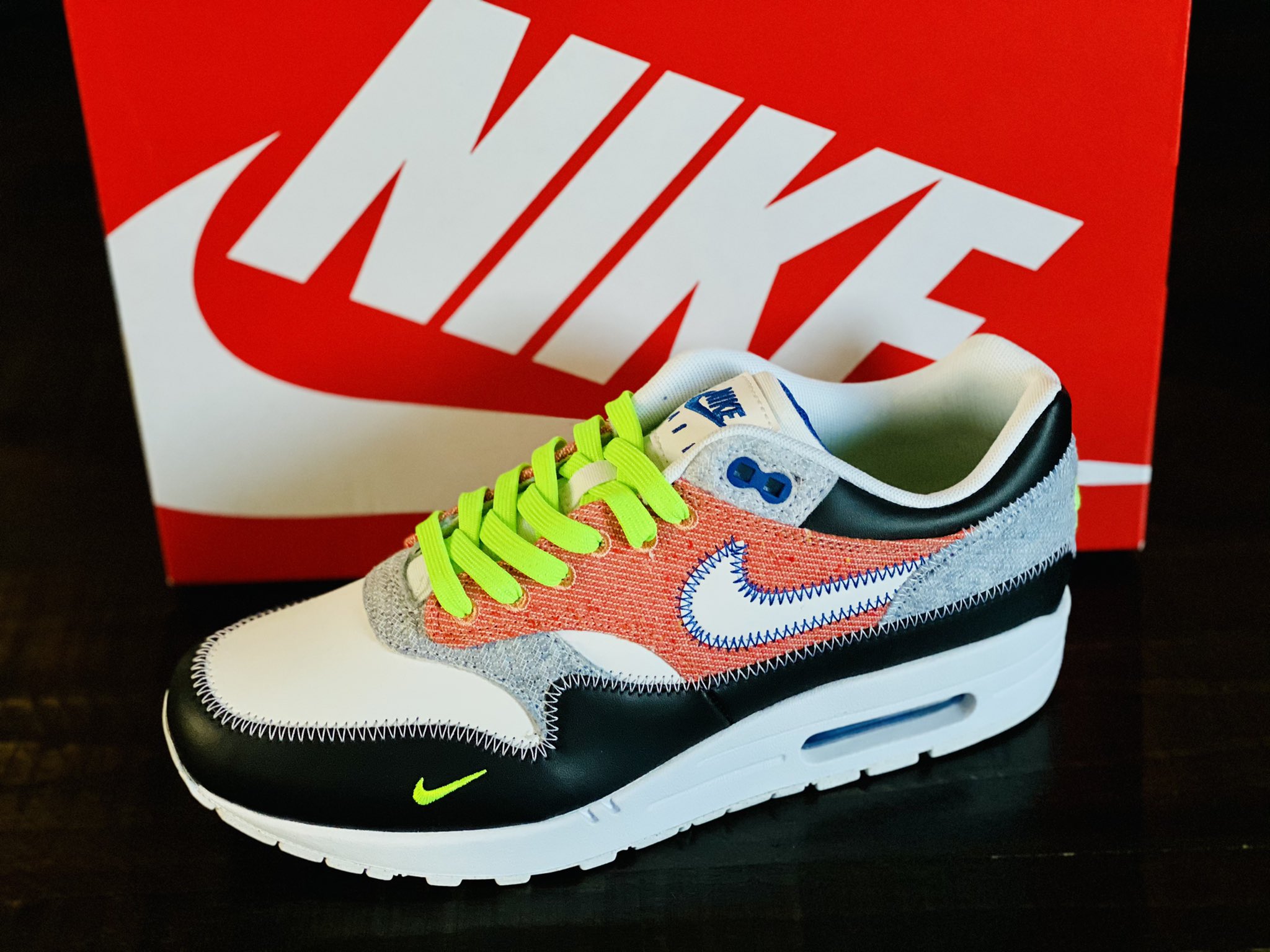 SNKR TWITR on X