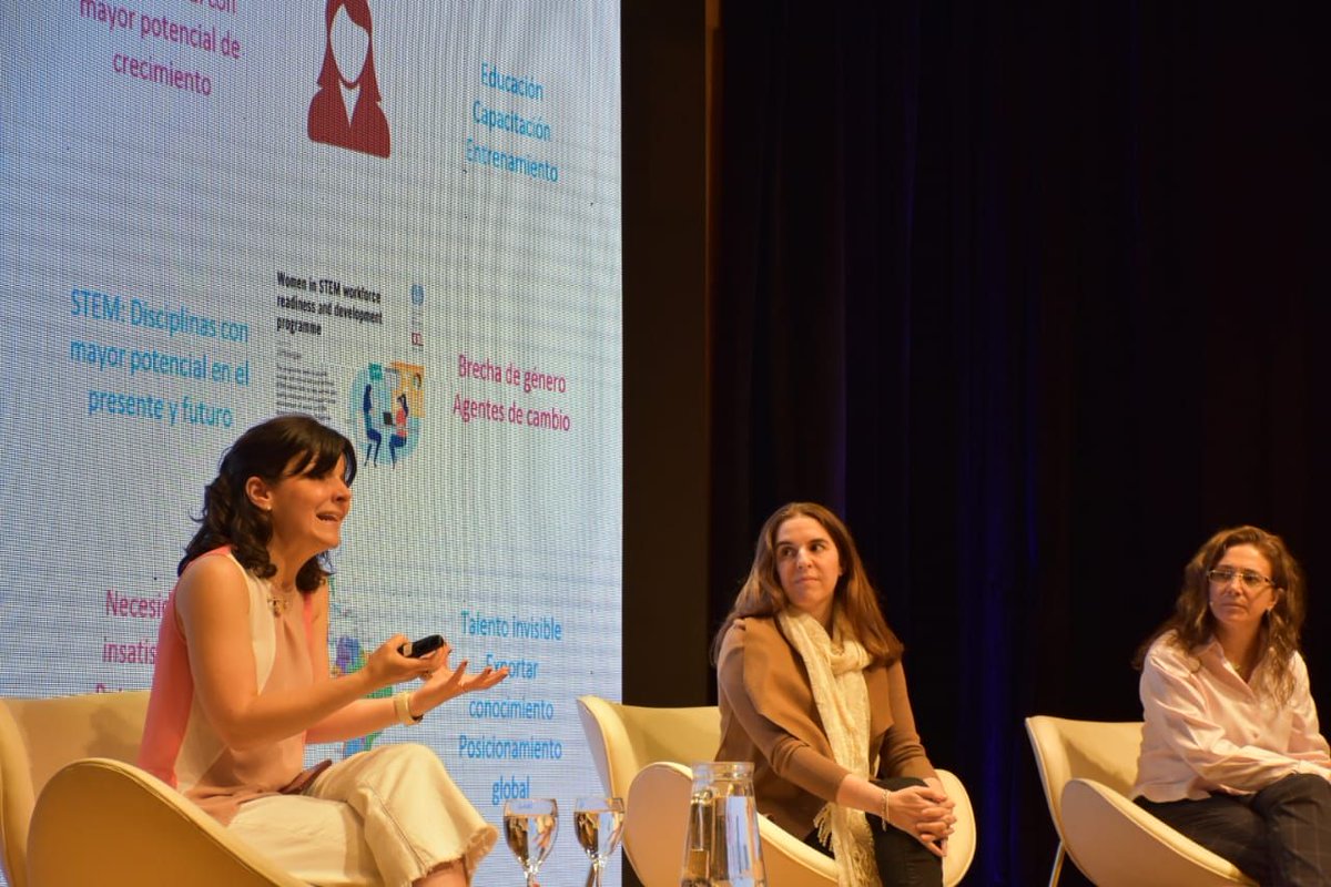 WISELAmerica's tweet photo. Algunas imágenes del panel “Mujeres emprendedoras: el valor de pertenecer a un ecosistema que potencia proyectos #STEM” en #EXPOJovenDigital, moderado por María Devoto, Directora Ejecutiva de WISE Women in STEM Entrepreneurship, junto a participantes del programa. https://t.co/XntWkTrlrH