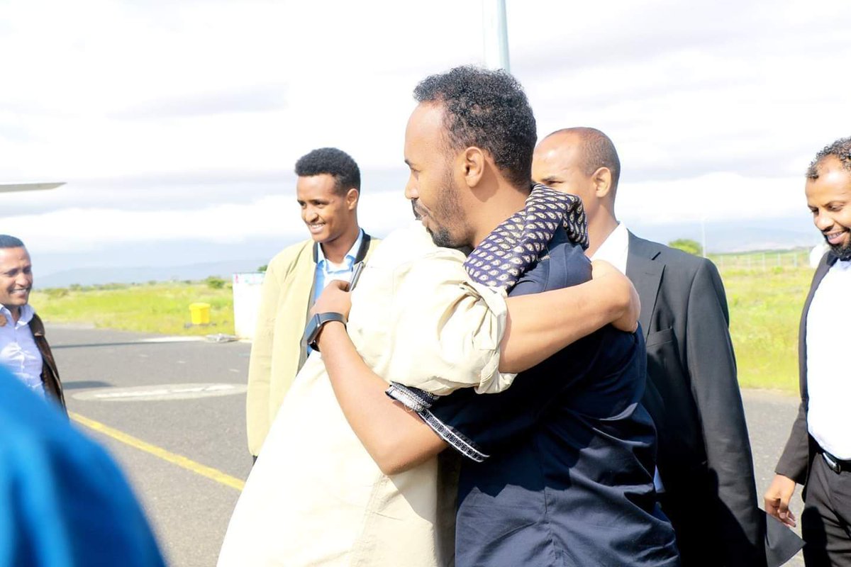 Only then did I fully learn the dynamics that were in play, came to know the ppl we saw as mortal enemies nd murderers bit closer, built lasting value-based friendships that're solid to this day including that of my unshakable bond with the man we affectionately call  #UgaasJawar.