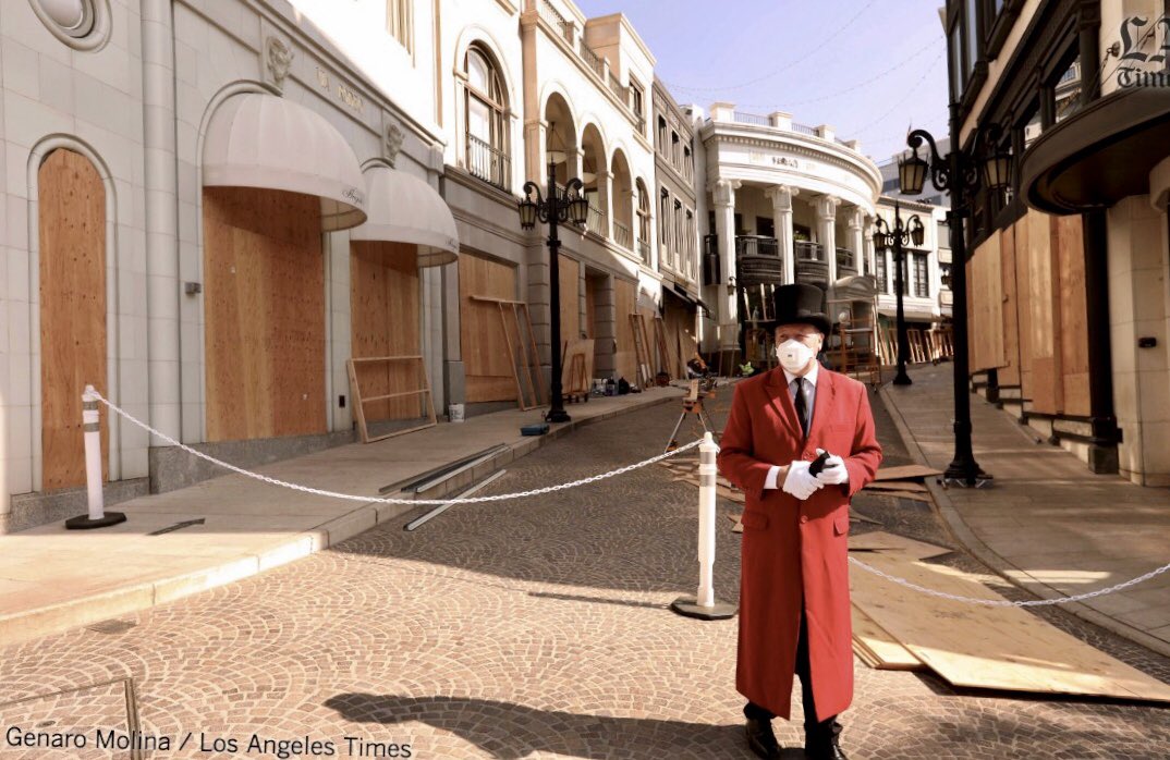 This is Rodeo Drive in Beverly Hills this morning, on #ElectionDay. I never imagined it would ever look like this.