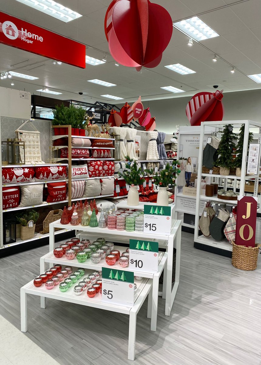 shaheedAtTarget's tweet image. Good Morning Philly! Before or After you Vote Today Come check out Target South Philly’s Christmas Decorative Home innovation located at aisle E22.

We have beautiful Christmas Decorative Pillows, a wide assortment of deliciously scented Holiday Candles for as low as $5! &amp;amp; More..