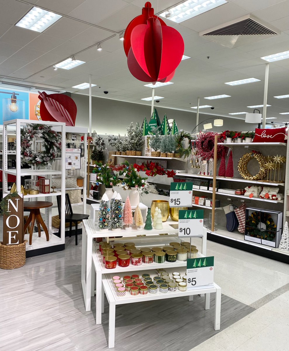shaheedAtTarget's tweet image. Good Morning Philly! Before or After you Vote Today Come check out Target South Philly’s Christmas Decorative Home innovation located at aisle E22.

We have beautiful Christmas Decorative Pillows, a wide assortment of deliciously scented Holiday Candles for as low as $5! &amp;amp; More..