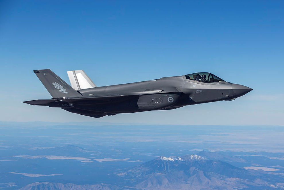 CoronetEast's tweet photo. 🇦🇺 Eight RAAF F-35s departed from Luke AFB #KLUF to Hickam AFB #PHIK November 2, 2020. Tankers supporting this LF203A #ALTRV were #ASY643 (A39-005), #ASY644 (A39-002) and #ASY645 (A39-001). ATC comms with the first cell: https://t.co/smJeTIS7dX 📷CPL Dan Pinhorn. https://t.co/8AuHR6JiKZ