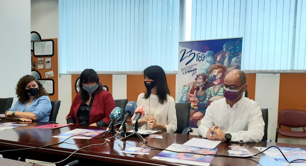 La programación del XXIII FanCineGay la forman once largometrajes y treinta y un ‘cortos’ que se proyectarán en 13 municipios <a href="/miriamgcab/">Miriam García Cabezas</a> @JuntaEx_Cultura @FanCineGay <a href="/FTriangulo/">Fundación Triángulo</a> <a href="/FilmotecaEx/">Filmoteca de Extremadura</a> @NataliaRodpi #Cultura #Cine