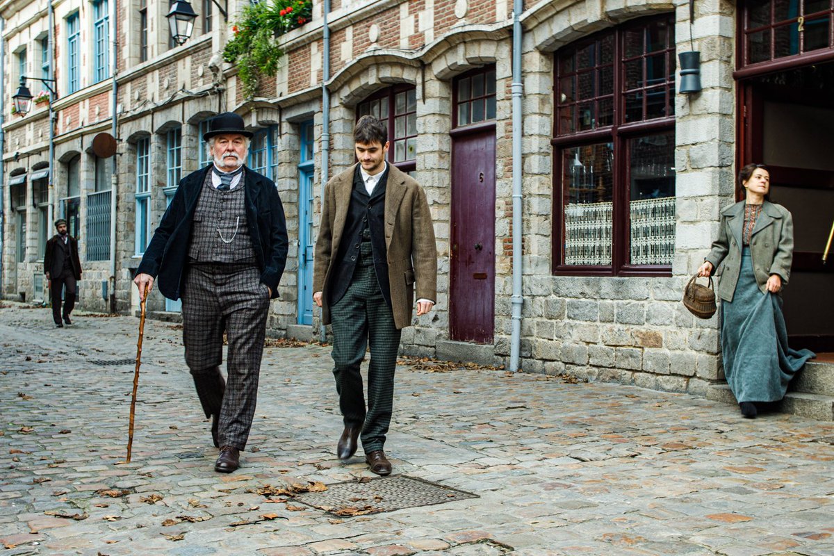 lillefrance's tweet photo. [SILENCE ÇA TOURNE] 🎬

Lille, terre de tournages, accueille cette fois l'équipe de la série "Germinal", adaptée du roman d'Émile Zola.

🔜 Découvrez les aventures d'Étienne Lantier dans quelques mois sur @France2tv et plongez dans les rues du Vieux Lille au XIXè siècle. https://t.co/dytrsPZ0I9