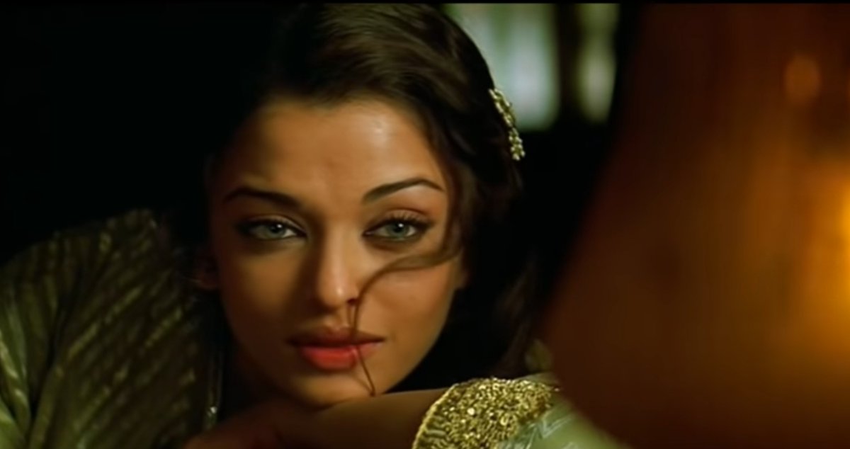 Aishwarya As Nandini Ponniyinselvan Ll B Historic Umrao Jaan Wasn T A Well Made Film But Aishwarya Rai Was Amazing As Amiran Umrao I Really Think This Is Ans Underrated Performance Of Her It Deserves