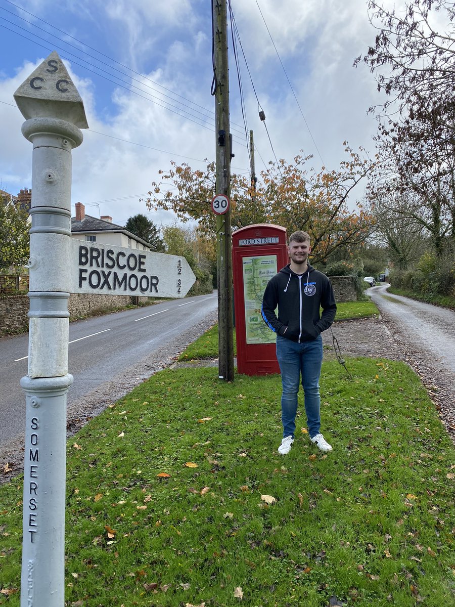 HiSCharlieH1's tweet photo. 1st walk for Movember in the bag 🎒  Starting from today I’ll be walking, running or cycling 60km by the end of November. Today I walked 7.01km‼️ You can help out by donating here: https://t.co/Om5umt4fDp #GoTeamHiS #Movember #MensHealth https://t.co/ZC9qgedn3G