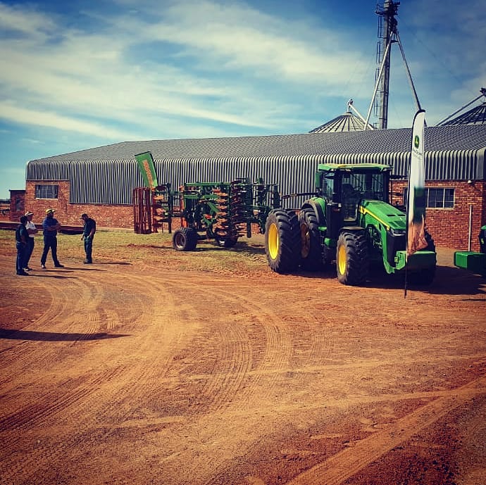 FalconAgriEquip's tweet photo. The @AMAZONE_Inc Ceus was demoed today at the @SENWES Bloemfontein Boeredag (launch of the @JohnDeere 8R series tractor). And a successful day indeed 😃 #falcon #amazone #ceus #falcondemo #falcondemonstration #senwes #johndeere #johndeer8r #boeredag #launch #successfulday https://t.co/WNWt3EdrUq