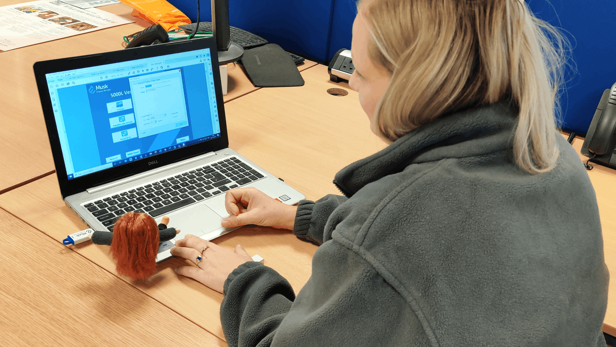 EJGroupEnginee1's tweet photo. Next up Lottie has been spending time with Milena our Documentation Engineer.
Milena has been showing Lottie how she produces the important project documentation for our clients. 

#WESLottieTour #TEWeek20 @WESECB1919 @WES1919 @Tomorrows_Eng #EngineeringForAll #TransformTheFuture https://t.co/pyYyYh57Io