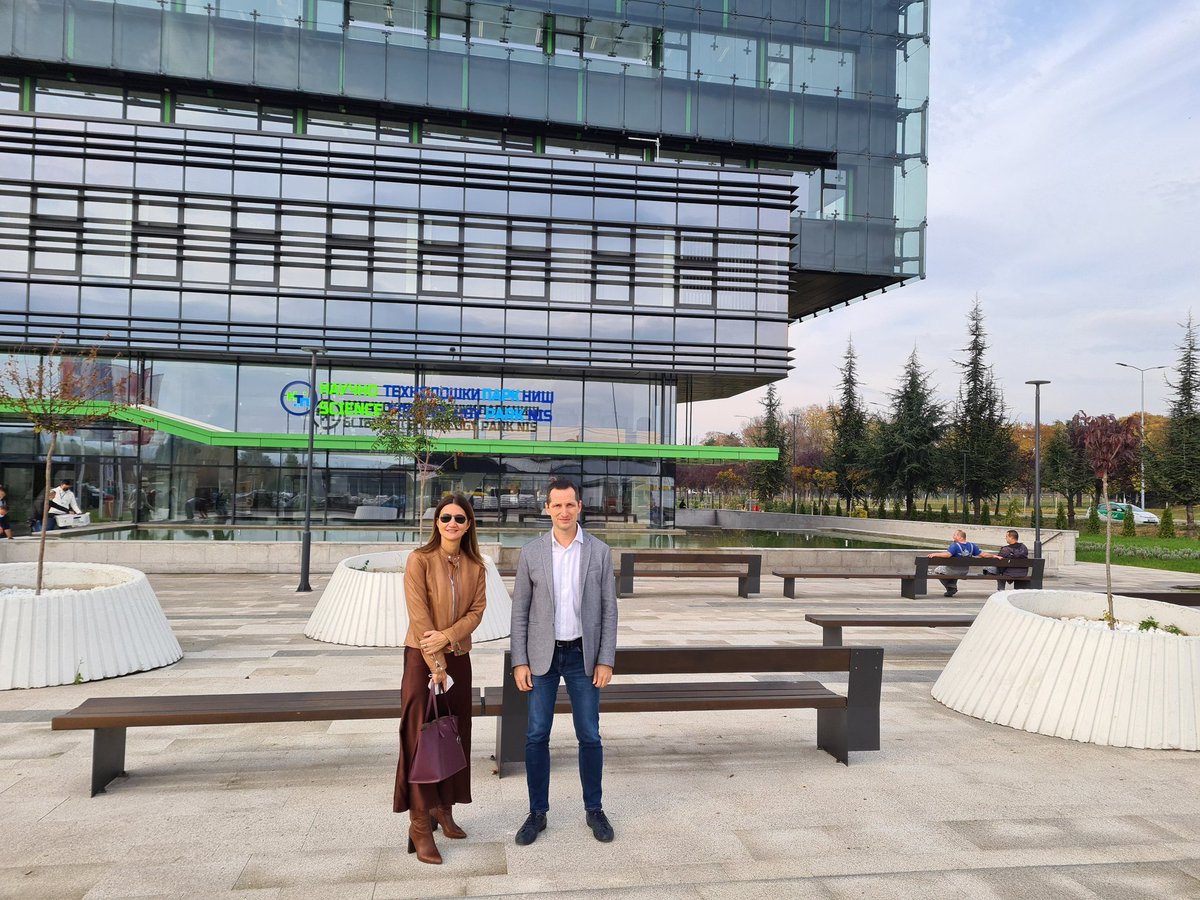 JelenaBSAM's tweet photo. Fantastičan Naučno-tehnološki park  u Nišu, pravo mesto za kreativan rad IT firmi. Hvala @radovanovicv iz @logikrs na turi i upoznavanju sa IT potencijalima Niša, biće nam privilegija da sarađujemo @menadzerSAM https://t.co/uIQdYgu6eR