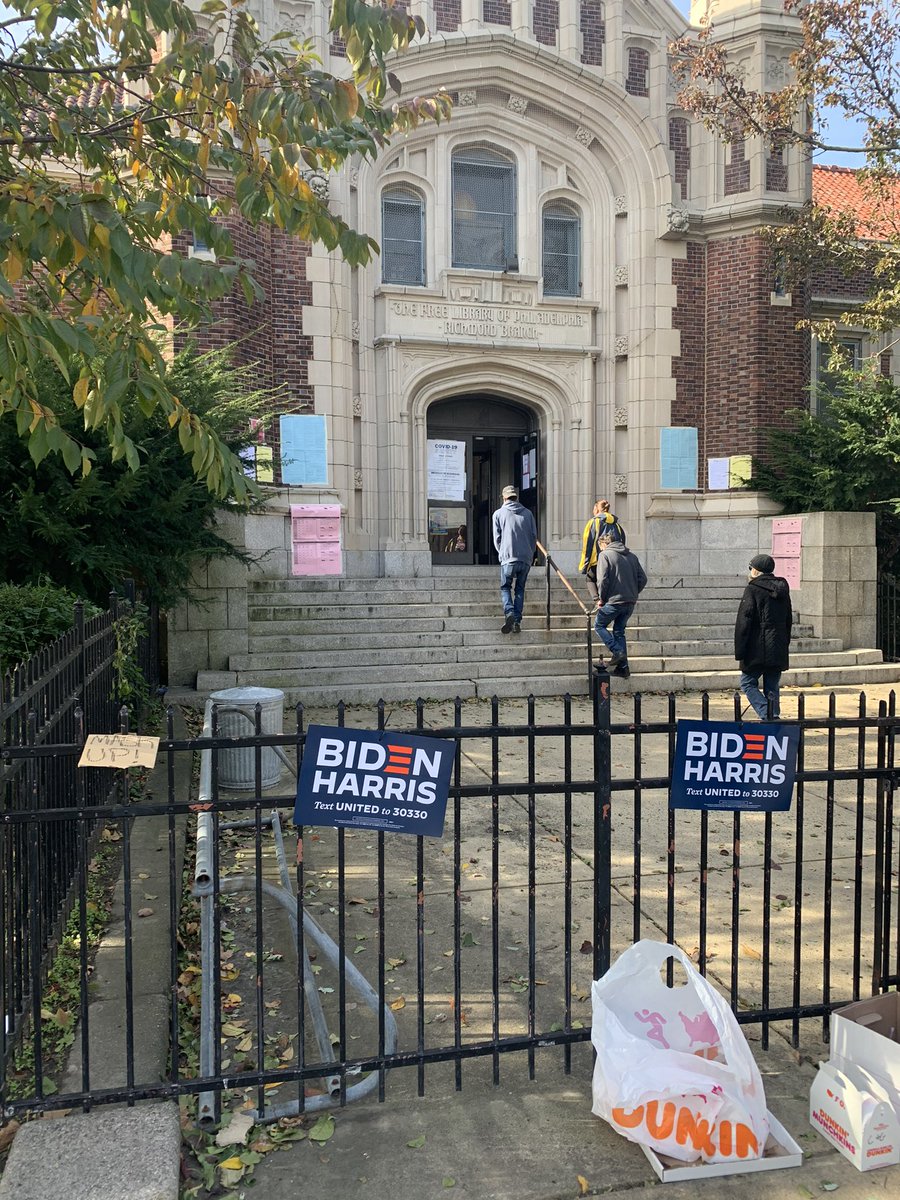 BREAKING: Voter Machines down problem are coming from many State counties "Poll workers apparently said multiple machines weren’t working when the polls opened at 7am, people had to stand in line for half an hour or more" - So the voting was delayed. #ElectionDay    #Election2020  