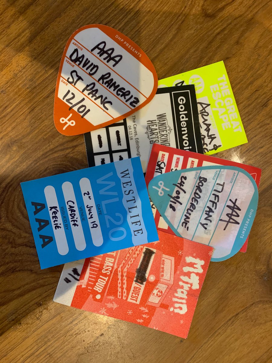 SASbackstage's tweet photo. #TuesdayTourTips... @Sharpie Time!πYou can never have enough of the most asked for item on any tour; needed for autographs, marking up the desk, setlists, menus & more...the simple things are the important things. But if you borrowed one...remember where you got it from! π https://t.co/JamX3rXGrz