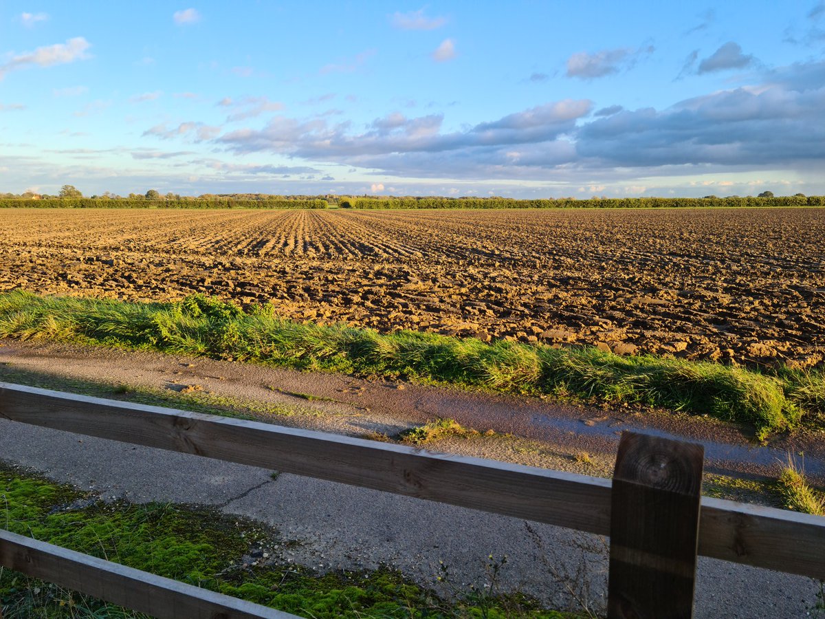 Nice view from the office this afternoon (no comments about staring out of the window please)!