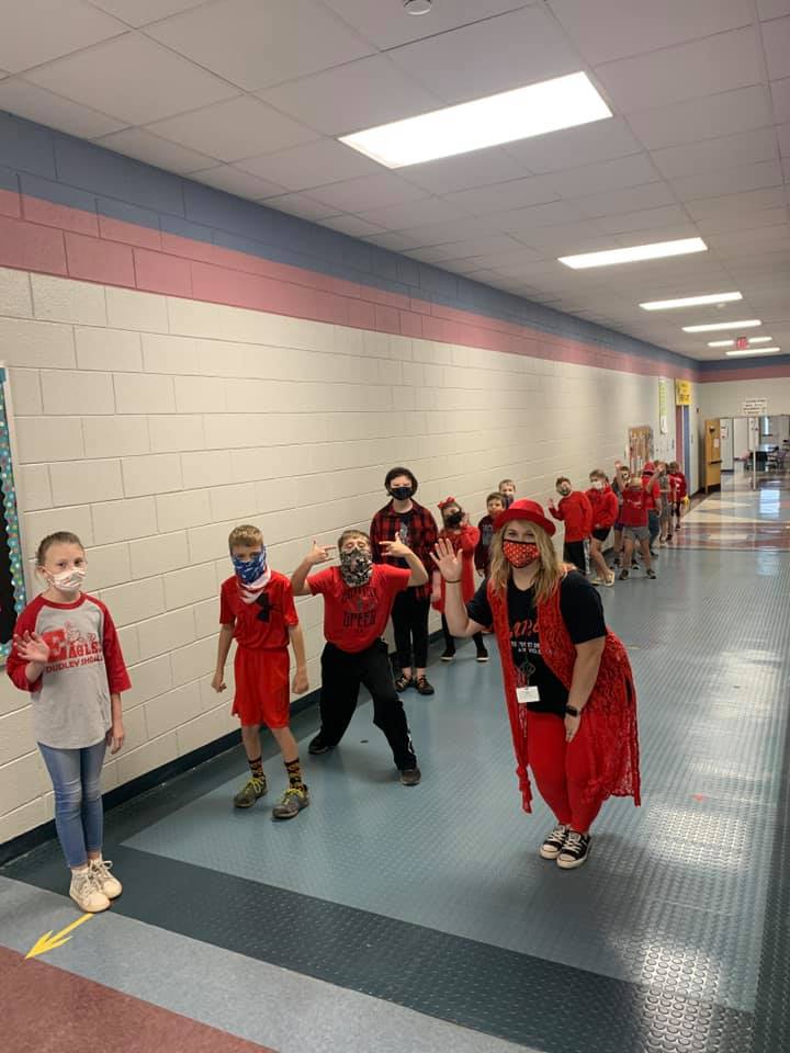 Union_Owls's tweet photo. October was BUSY! From virtual Title-I night to students coming back to school full-time, we had student leadership team elections, red ribbon spirit week pumpkin picking! We're thrilled to have our OWLS back and looking forward to a BRIGHT NOVEMBER 😎❤️🦉#spreadsunshine https://t.co/YhsGa0KNWW