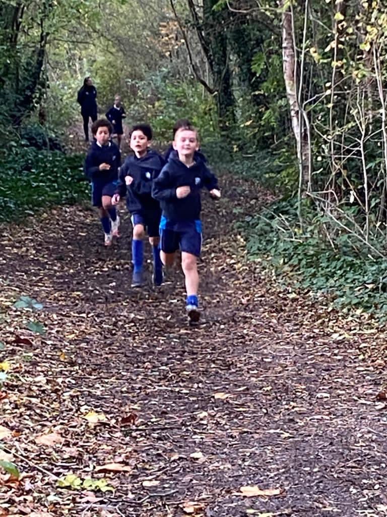 prospecths's tweet photo. Year 3 and staff enjoying their afternoon of fresh air and exercise around Putney Heath in aid of the @LdnYouthGames virtual cross country event representing @WandSchoolGames #PE #wandsworth #PHS #runningwalking #freshair https://t.co/th4GpiKtGE