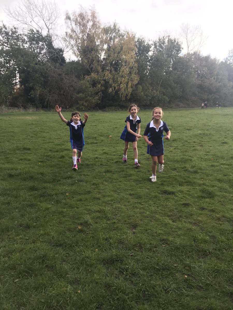 prospecths's tweet photo. Year 3 and staff enjoying their afternoon of fresh air and exercise around Putney Heath in aid of the @LdnYouthGames virtual cross country event representing @WandSchoolGames #PE #wandsworth #PHS #runningwalking #freshair https://t.co/th4GpiKtGE