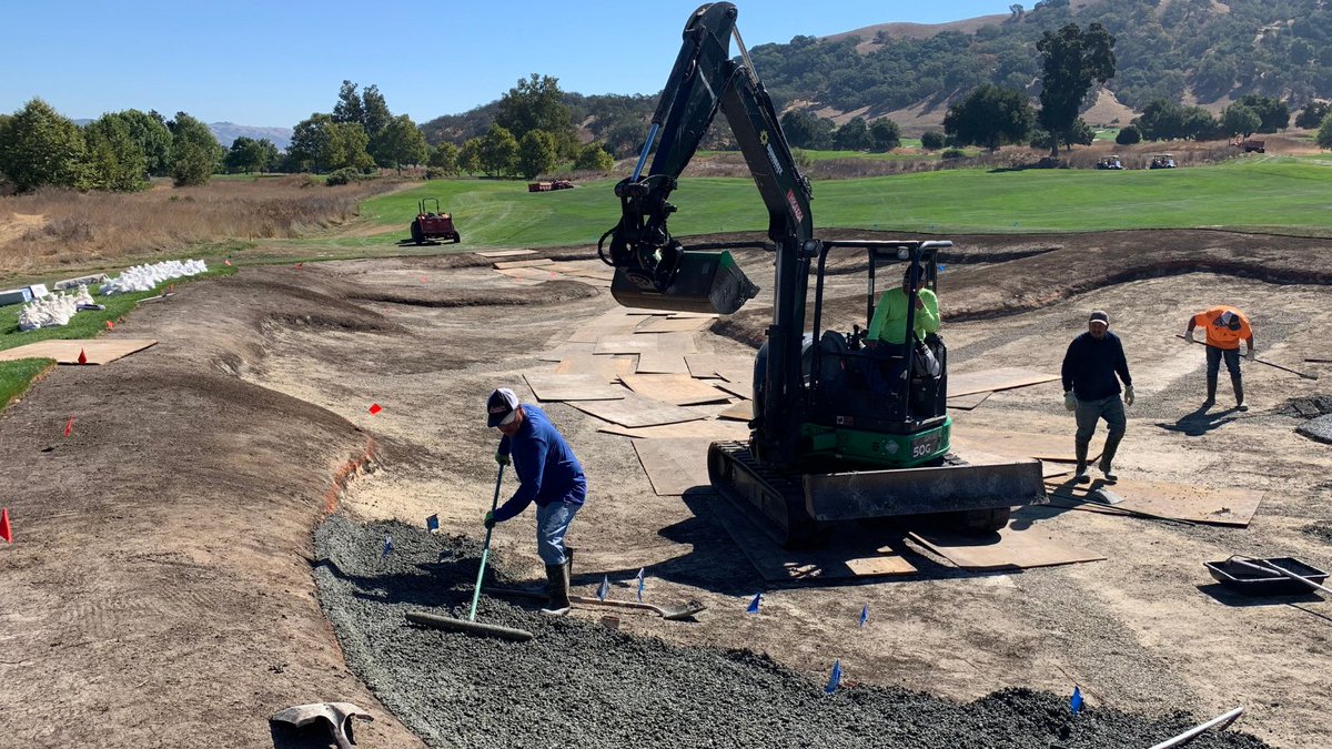 CapillaryFlow's tweet photo. Capillary Concrete bunkers are being installed at @CordevalleClub in San Martin, CA.

#capcon #Golf #golfbunker #golfclub https://t.co/e6Xwt3lZyk