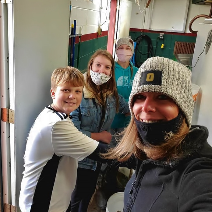 GoodisonCider's tweet photo. Thanks to the Rayner family for posting these fun photos of their Custom Pressing. We've been the local "go to" cider mill for years to get your own apples pressed into cider.

#GoodisonCiderMill #MichiganCiderMills #MichiganApples #CustomCider #CraftCider #OaklandCounty https://t.co/yG65mzJFSV