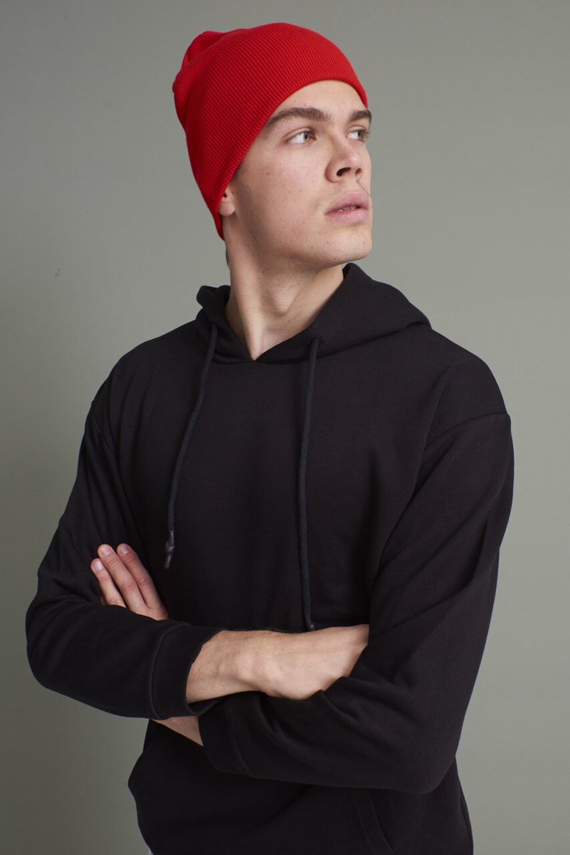 Kırmızı rengini seven arkadaşları kışın ısıtacak bir bere sizlerle! 

#gamerwo #gamer #bere #red #kırmızı