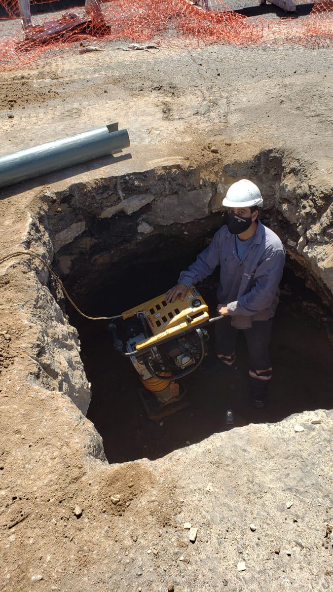PRENSAOSSE's tweet photo. #Puerto 🔰 Operarios de #BaseSur completaron ayer  la intervención inherente a un cambio de  válvula en avenida Edison y Magallanes. 

✅ Los trabajos posibilitarán disponer de mayor caudal de agua a través del Centro de Abastecimiento de Tucumán y Almafuerte ✔️. https://t.co/7ZXbR48kDG