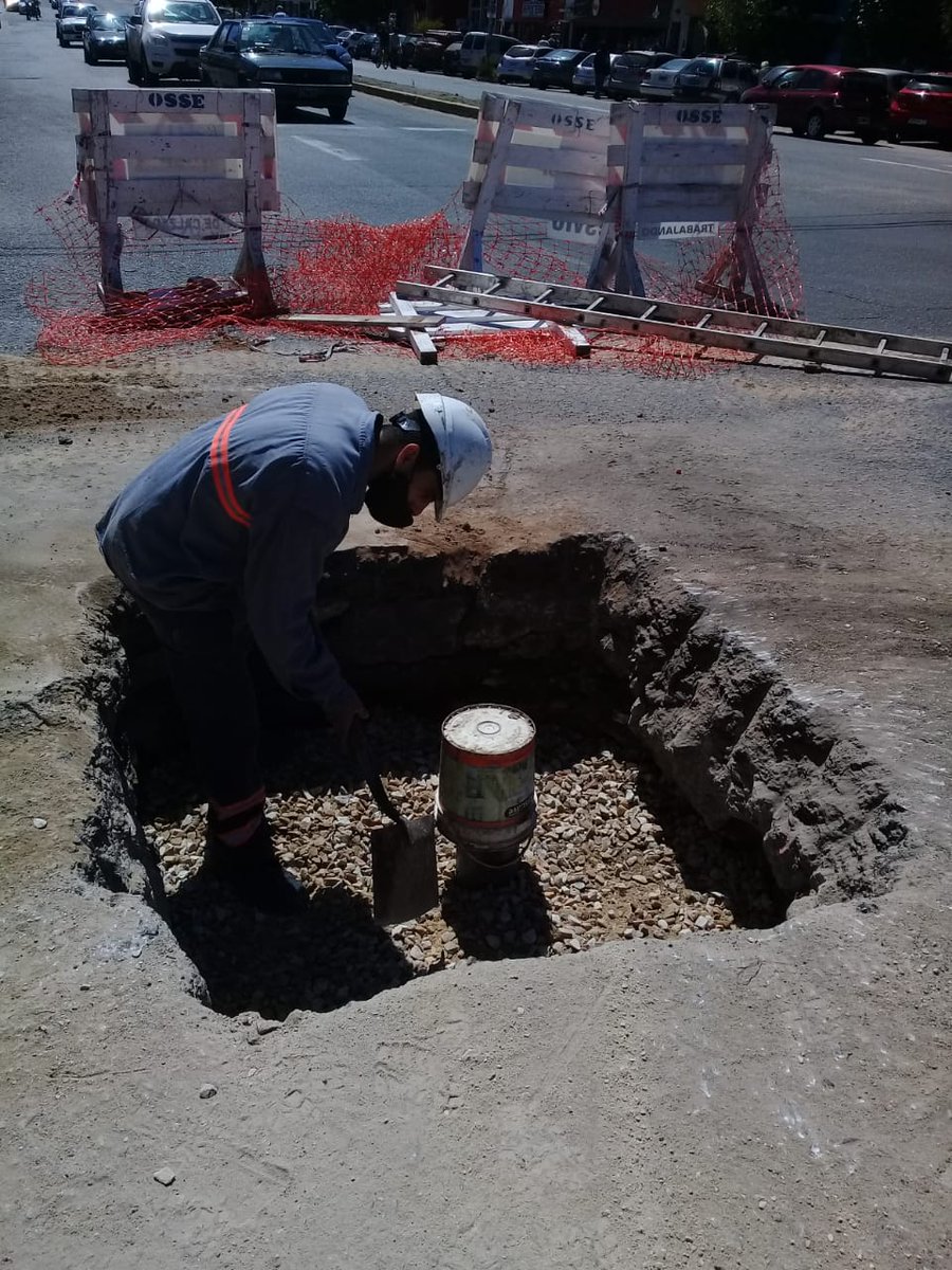 PRENSAOSSE's tweet photo. #Puerto 🔰 Operarios de #BaseSur completaron ayer  la intervención inherente a un cambio de  válvula en avenida Edison y Magallanes. 

✅ Los trabajos posibilitarán disponer de mayor caudal de agua a través del Centro de Abastecimiento de Tucumán y Almafuerte ✔️. https://t.co/7ZXbR48kDG