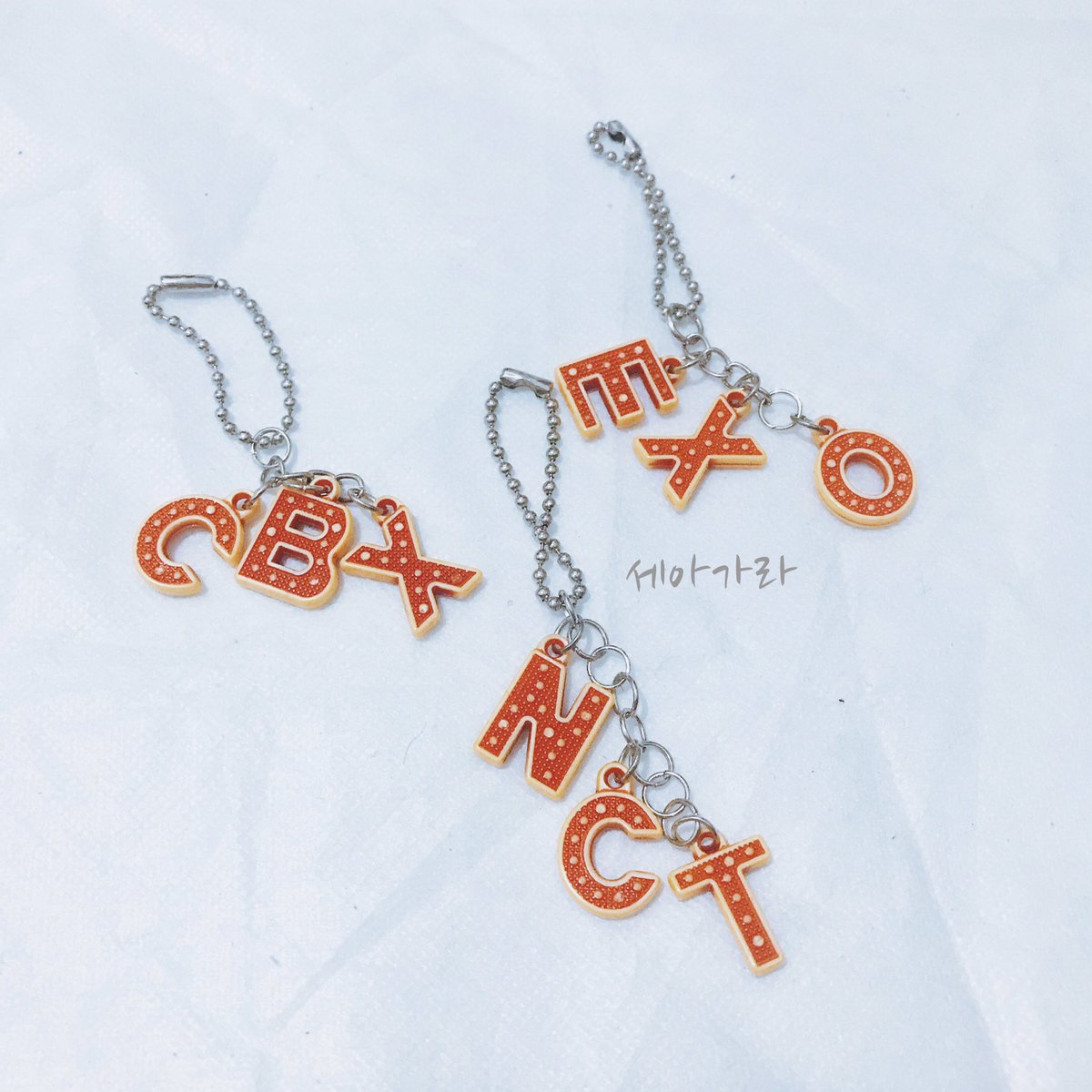 asyahlami's tweet photo. Haiii, aku mau open order buat beberapa keyring 😎😎

Initial keyring
15.000/ pcs
3 huruf

Tambahan huruf (1500/ pcs)

Contoh bisa lihat di foto 👌🏻

#exo #cbx #nct #customkeyring https://t.co/2pBNep0oEW