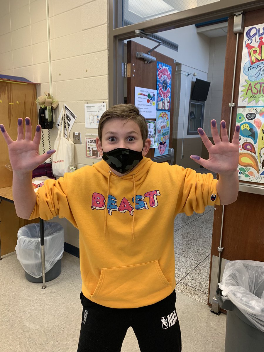 Today we learned about dactylograms and made our very own suspect cards! Cutest mug shots I’ve ever seen 🥰 (FYI all students had their own sanitized ink pad and magnifying glasses) <a href="/Graham_Wendy/">Wendy Graham</a> <a href="/HSVk12/">Huntsville City Schools</a> #GATEHsv #ForensicScience #LittleDetectives