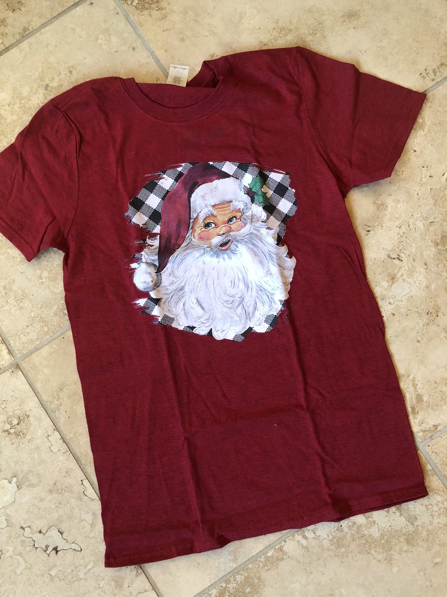 Santa tee 🎅🏻
$20 
(3) small, (2) large (1) 2XL