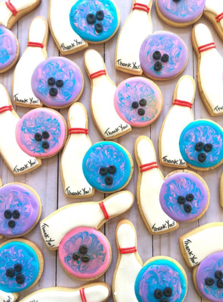 GoBowlingdotcom's tweet photo. Is tasty Tuesday a thing? Because these look delicious!
Photo by sweetsbysandy_nh on Instagram
#gobowling #bowling #customsweets https://t.co/ghYp5T0nN8