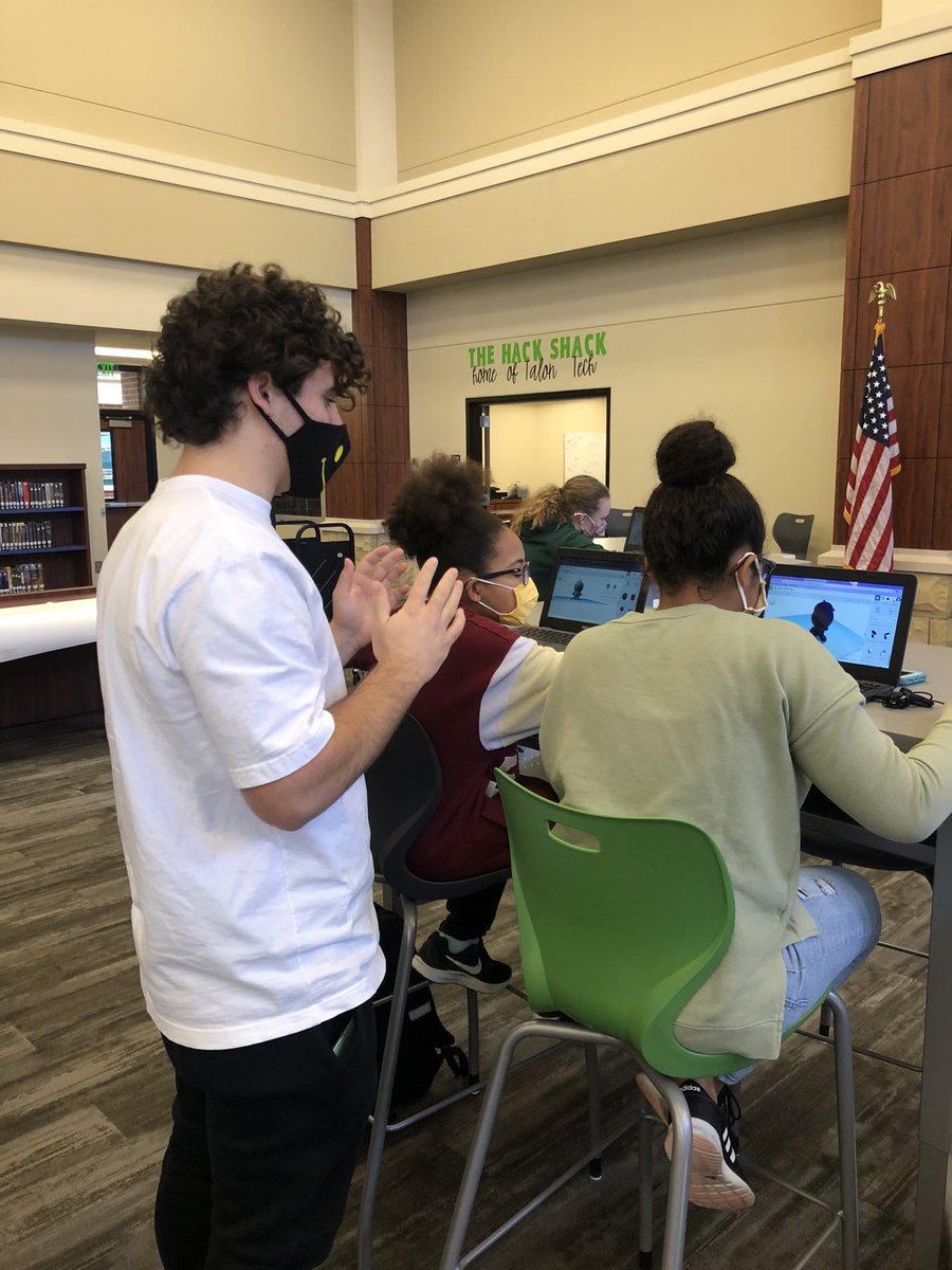 TalonTechPHS's tweet image. Talon Tech Makerspace Committee helping with the design process in @tinkercad for today’s Make and Take @PHS_TheNest.