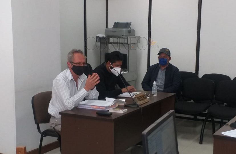 CarmenEGonzale2's tweet photo. VAMOS DE MAL EN PEOR...
#Urgente La justicia otorga libertad con arraigo al exgobernador Esteban Urquizu.
Foto: Gentileza https://t.co/UjUmLkeGyr